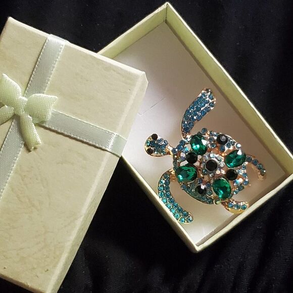 Goldtone Turtle with Blue and Green Crystal Accents - Picture 6 of 6